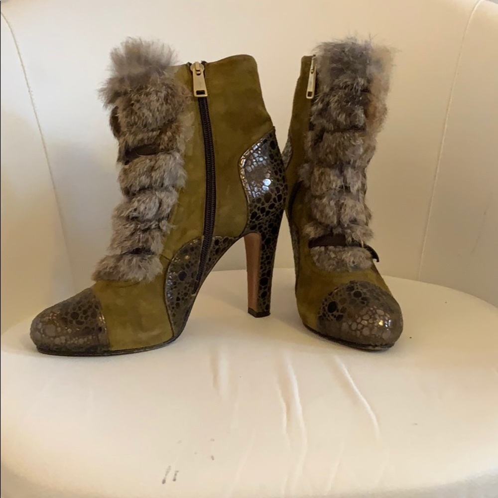 Rebeca Sanver Fur Booties